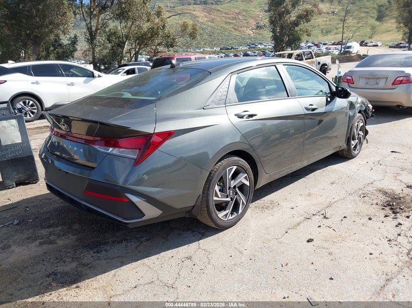 2025 Hyundai Elantra VIN KMHLM4DG2SU073815 IAAI salvage auction — RIGHT FRONT, Salvage Title, sold $5,100 on 2026-07-13 (photo 4)