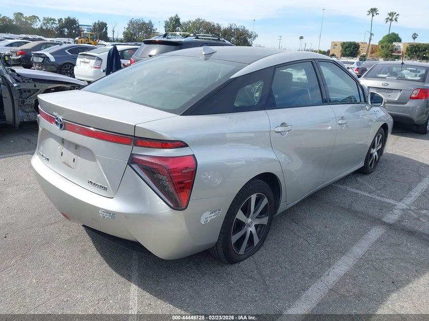 2017 Toyota Mirai VIN JTDBVRBD3HA003298 IAAI salvage auction — NORMAL WEAR, Salvage Title, sold $200 on 2026-07-09 (photo 4)
