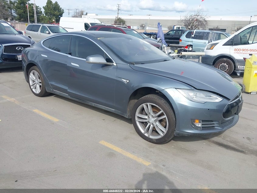 2013 Tesla Model S VIN 5YJSA1CP4DFP23684 IAAI salvage auction — Front End, Salvage Title (California), sold $925 on 2026-05-26 (photo 1)