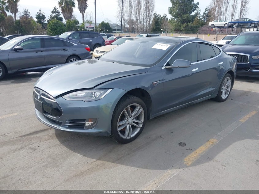 2013 Tesla Model S VIN 5YJSA1CP4DFP23684 IAAI salvage auction — Front End, Salvage Title (California), sold $925 on 2026-05-26 (photo 2)