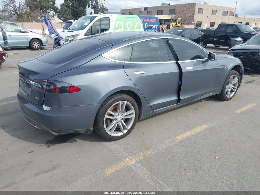 2013 Tesla Model S VIN 5YJSA1CP4DFP23684 IAAI salvage auction — Front End, Salvage Title (California), sold $925 on 2026-05-26 (photo 4)
