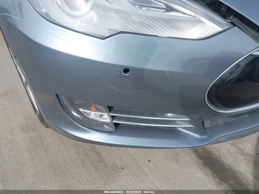 2013 Tesla Model S VIN 5YJSA1CP4DFP23684 IAAI salvage auction — Front End, Salvage Title (California), sold $925 on 2026-05-26 (photo 6)