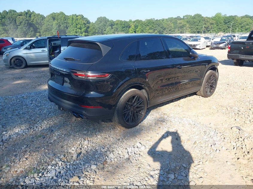 2020 Porsche Cayenne VIN WP1AB2AY2LDA27565 IAAI salvage auction — UNKNOWN, Salvage (Georgia), sold $16,000 on 2026-07-30 (photo 4)