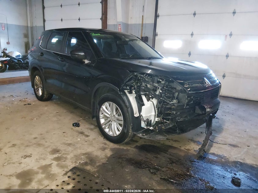 2022 Mitsubishi Outlander VIN JA4J4TA80NZ052465 — IAAI salvage auction photo