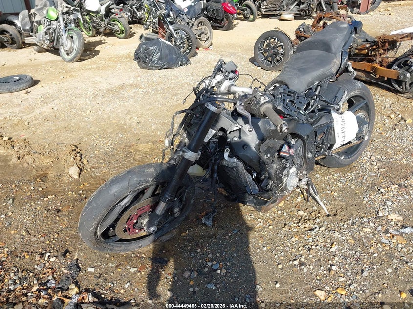 2017 Yamaha Fz VIN JYARN48Y1HA000097 IAAI salvage auction — ALL OVER, Salvage Title, sold $50 on 2026-08-19 (photo 2)