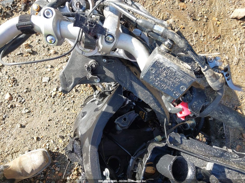 2017 Yamaha Fz VIN JYARN48Y1HA000097 IAAI salvage auction — ALL OVER, Salvage Title, sold $50 on 2026-08-19 (photo 7)