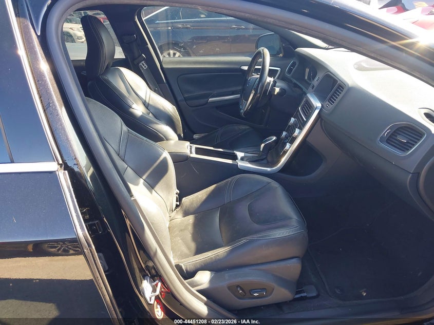2016 Volvo S60 VIN YV149MFM1G2397879 IAAI salvage auction — NORMAL WEAR, Original (Texas), sold $650 on 2026-07-06 (photo 5)