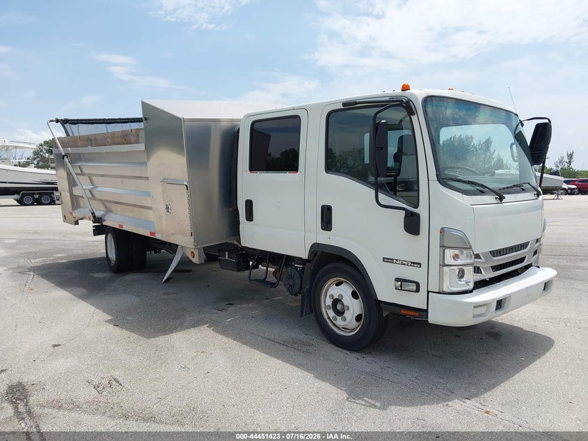 2024 Isuzu Npr VIN 54DC4J1D2RS208161 IAAI salvage auction — LEFT & RIGHT, Rebuildable (Florida), sold $13,600 on 2026-07-30 (photo 1)