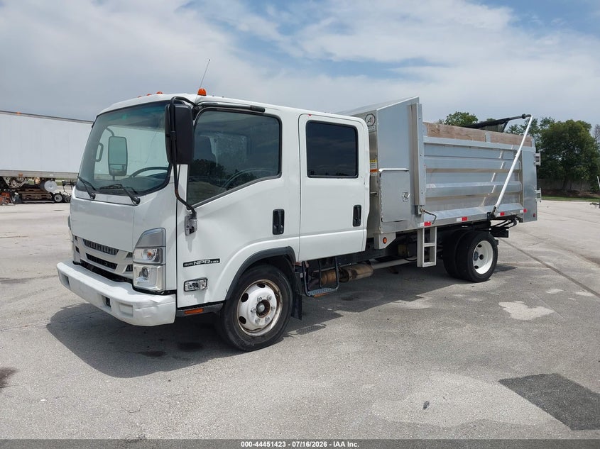 2024 Isuzu Npr VIN 54DC4J1D2RS208161 IAAI salvage auction — LEFT & RIGHT, Rebuildable (Florida), sold $13,600 on 2026-07-30 (photo 2)