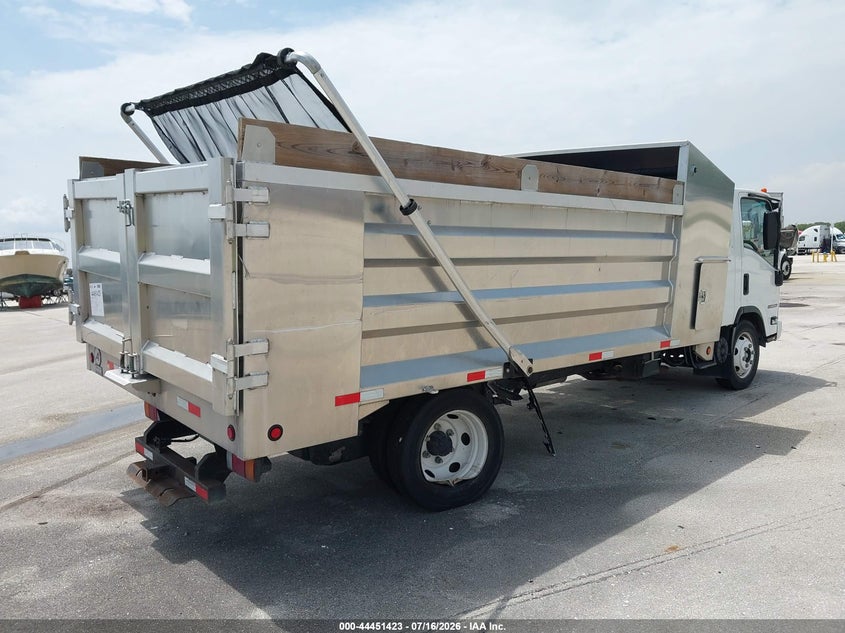 2024 Isuzu Npr VIN 54DC4J1D2RS208161 IAAI salvage auction — LEFT & RIGHT, Rebuildable (Florida), sold $13,600 on 2026-07-30 (photo 4)