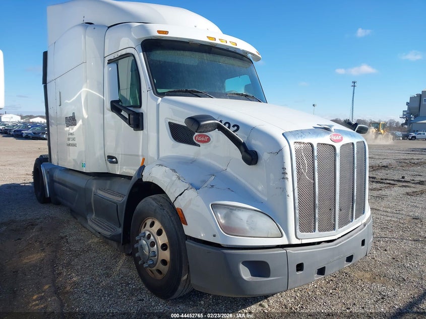 2019 Peterbilt 579 VIN 1XPBDP9XXKD600492 IAAI salvage auction — Unknown, Clear (Illinois), sold $10,000 on 2026-08-17 (photo 1)