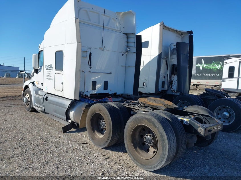 2019 Peterbilt 579 VIN 1XPBDP9XXKD600492 IAAI salvage auction — Unknown, Clear (Illinois), sold $10,000 on 2026-08-17 (photo 3)
