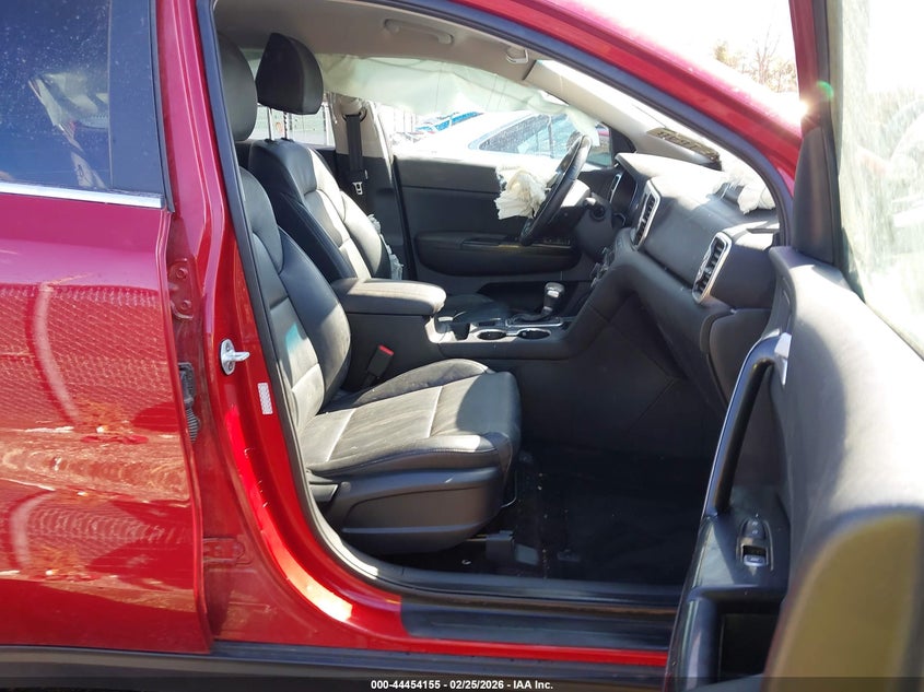 2019 Kia Sportage VIN KNDPNCAC3K7582826 IAAI salvage auction — FRONT END, Salvage Title, sold $625 on 2026-08-02 (photo 5)