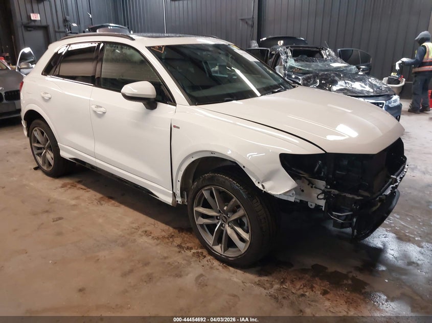 2025 Audi Q3 VIN WA1DECF32S1027407 — IAAI salvage auction photo