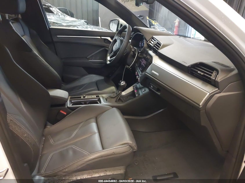 2025 Audi Q3 VIN WA1DECF32S1027407 IAAI salvage auction — FRONT END, Wait Title, sold $13,775 on 2026-08-25 (photo 5)