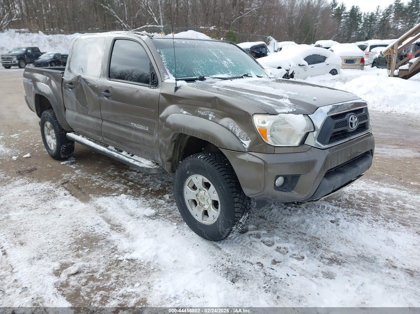 2015 Toyota Tacoma VIN 5TFLU4EN5FX115805 IAAI salvage auction — LEFT & RIGHT, Salvage (Vermont), sold $5,150 on 2026-07-23 (photo 1)
