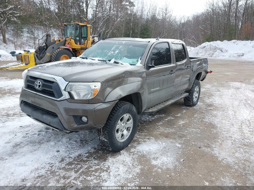 2015 Toyota Tacoma VIN 5TFLU4EN5FX115805 IAAI salvage auction — LEFT & RIGHT, Salvage (Vermont), sold $5,150 on 2026-07-23 (photo 2)