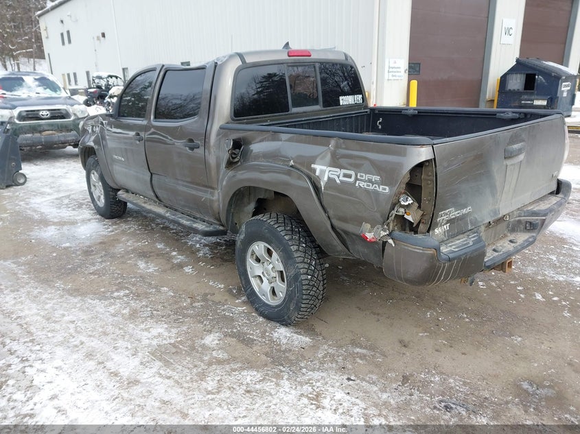 2015 Toyota Tacoma VIN 5TFLU4EN5FX115805 IAAI salvage auction — LEFT & RIGHT, Salvage (Vermont), sold $5,150 on 2026-07-23 (photo 3)