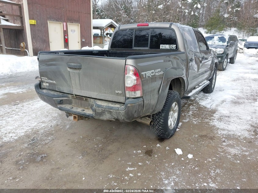 2015 Toyota Tacoma VIN 5TFLU4EN5FX115805 IAAI salvage auction — LEFT & RIGHT, Salvage (Vermont), sold $5,150 on 2026-07-23 (photo 4)