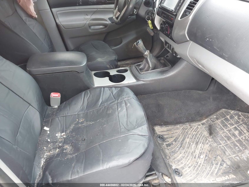 2015 Toyota Tacoma VIN 5TFLU4EN5FX115805 IAAI salvage auction — LEFT & RIGHT, Salvage (Vermont), sold $5,150 on 2026-07-23 (photo 5)