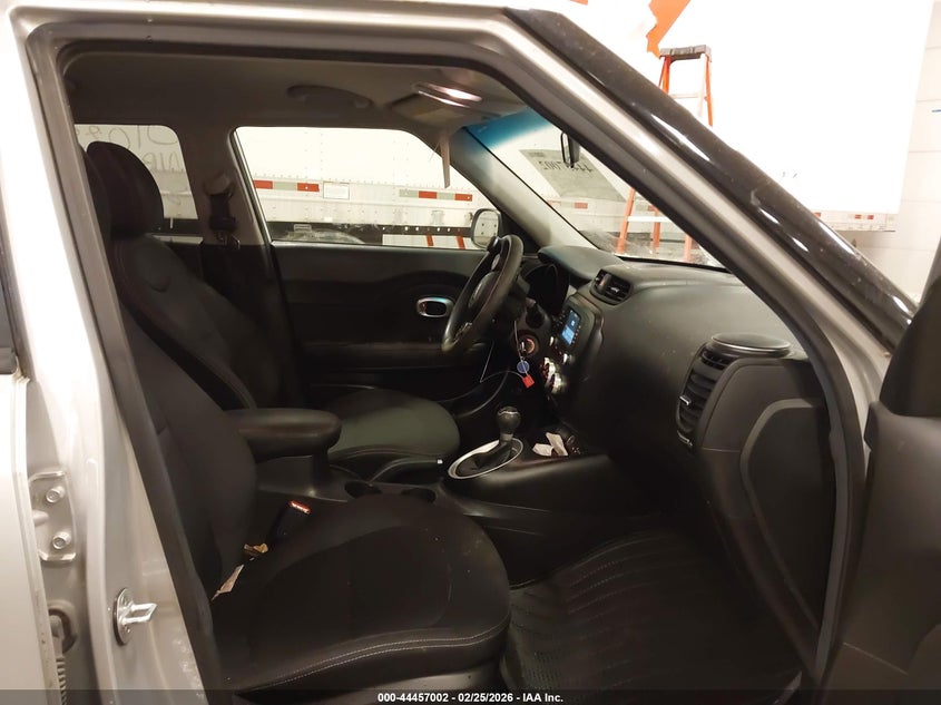 2019 Kia Soul VIN KNDJN2A28K7010951 IAAI salvage auction — REAR END, Salvage Title, sold $900 on 2026-07-28 (photo 5)