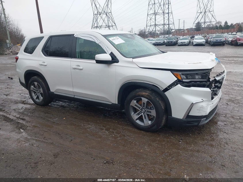 2025 Honda Pilot VIN 5FNYG1H42SB108782 IAAI salvage auction — FRONT END, Salvage Title, sold $11,600 on 2026-07-31 (photo 1)
