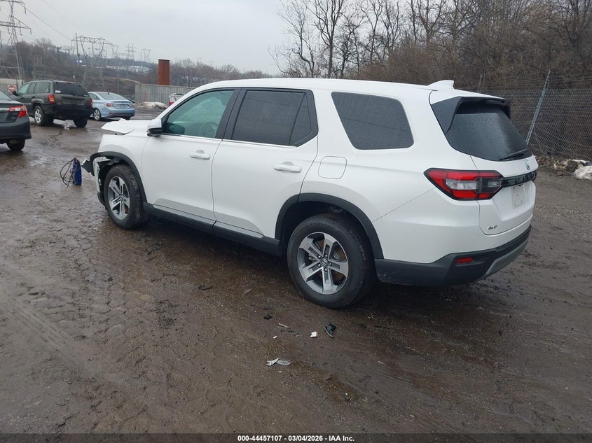 2025 Honda Pilot VIN 5FNYG1H42SB108782 IAAI salvage auction — FRONT END, Salvage Title, sold $11,600 on 2026-07-31 (photo 3)