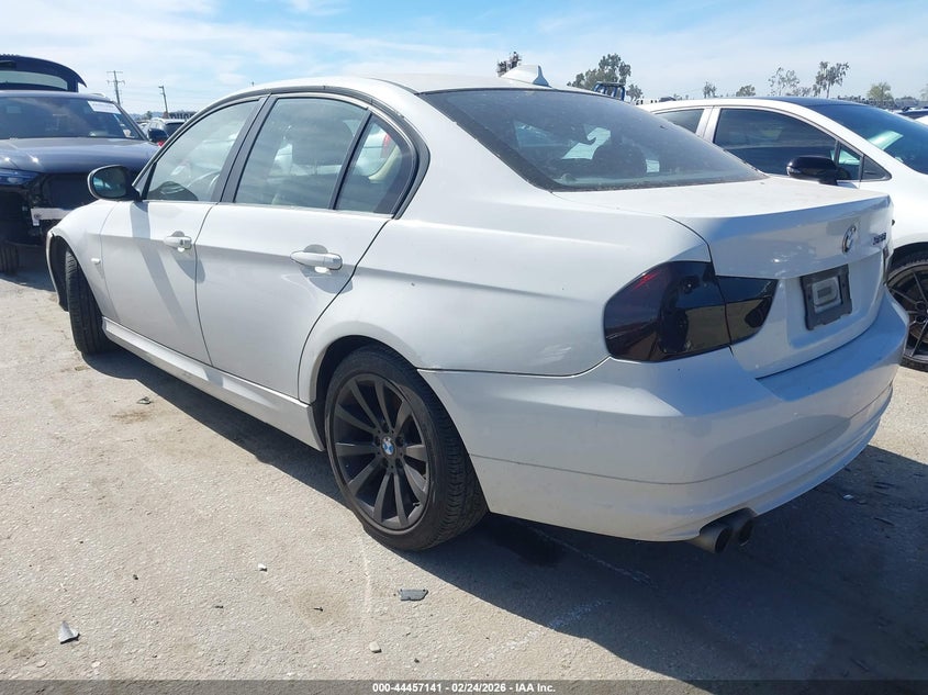 2011 BMW 3er VIN WBAPH5G52BNM76484 IAAI salvage auction — FRESH WATER, Salvage (California), sold $600 on 2026-07-15 (photo 3)