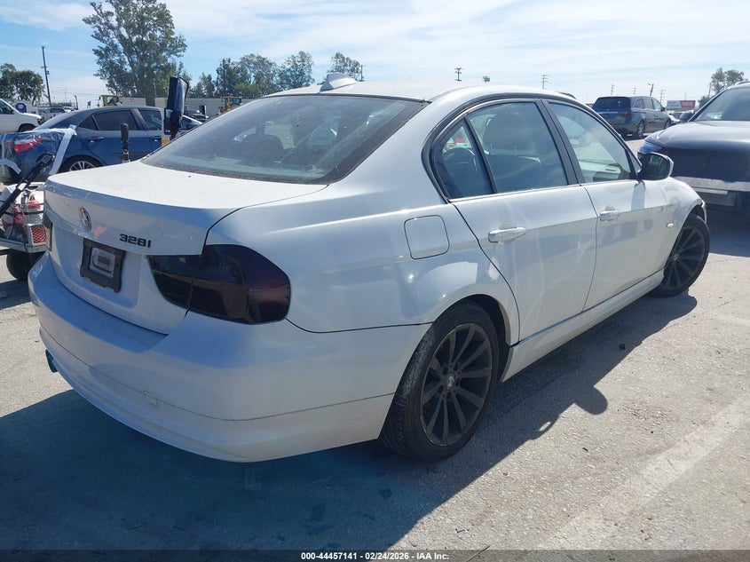 2011 BMW 3er VIN WBAPH5G52BNM76484 IAAI salvage auction — FRESH WATER, Salvage (California), sold $600 on 2026-07-15 (photo 4)