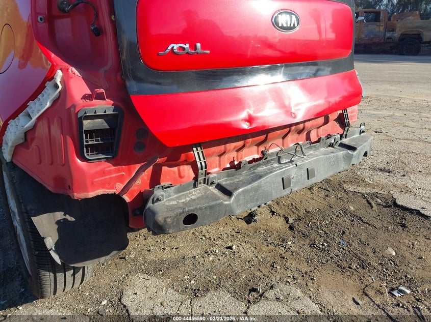 2015 Kia Soul VIN KNDJP3A54F7761819 IAAI salvage auction — FRONT & REAR, Salvage Title, sold $25 on 2026-07-21 (photo 6)