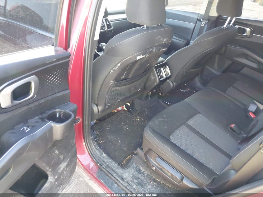 2021 Kia Sorento VIN 5XYRG4LC8MG001588 IAAI salvage auction — RIGHT SIDE, Salvage (Indiana), sold $5,500 on 2026-09-02 (photo 8)