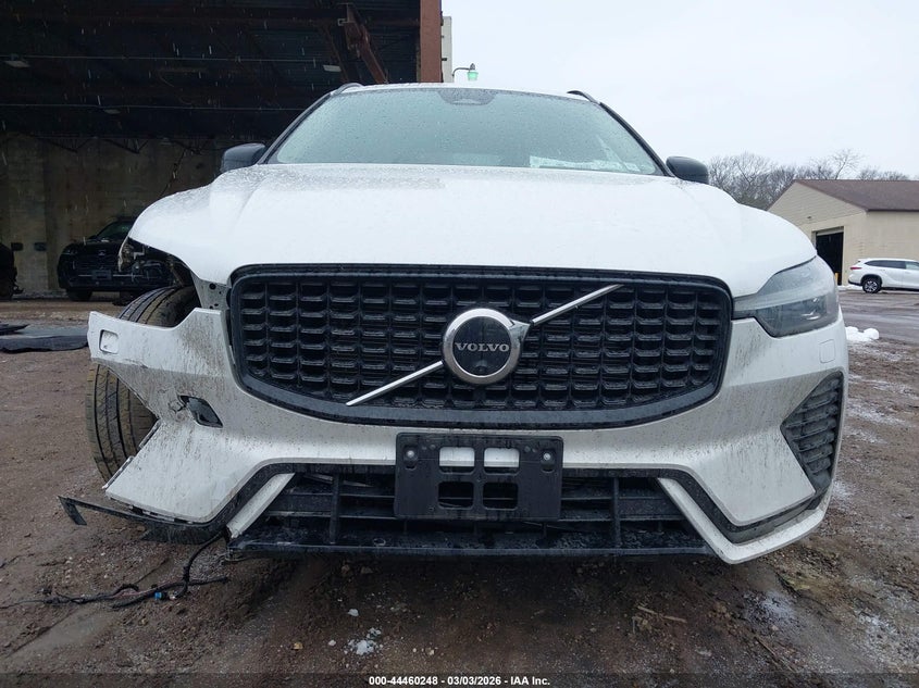 2023 Volvo Xc60 VIN YV4L12RW8P1340687 IAAI salvage auction — RIGHT SIDE, Salvage Title, sold $1,150 on 2026-07-28 (photo 6)