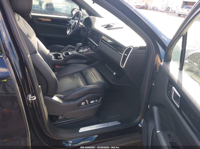 2020 Porsche Cayenne VIN WP1AB2AY4LDA27115 IAAI salvage auction — REAR END, Salvage (Utah), sold $20,500 on 2026-07-30 (photo 5)