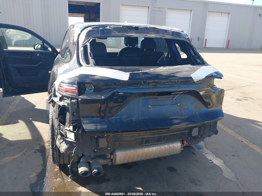 2020 Porsche Cayenne VIN WP1AB2AY4LDA27115 IAAI salvage auction — REAR END, Salvage (Utah), sold $20,500 on 2026-07-30 (photo 6)