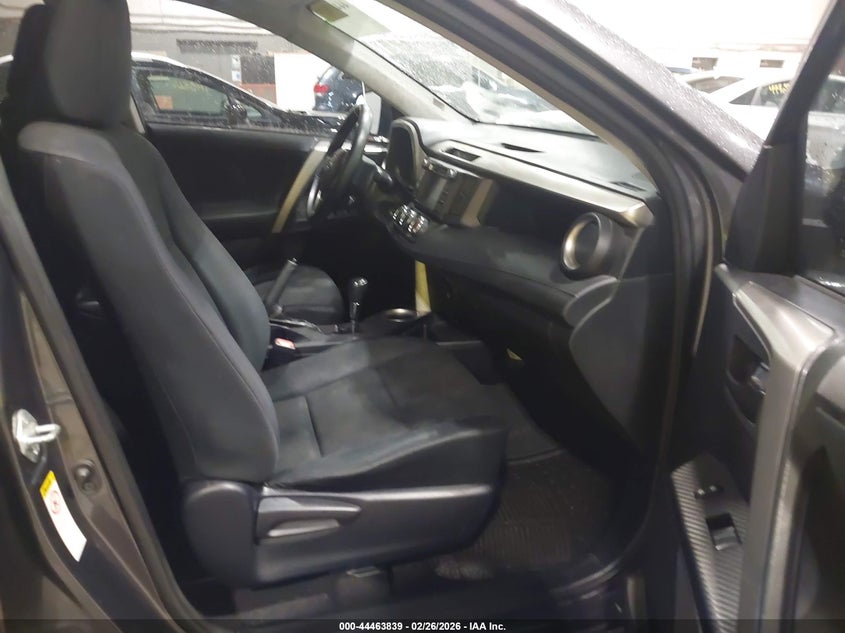 2014 Toyota Rav 4 VIN JTMBFREV3EJ009129 IAAI salvage auction — LEFT FRONT, Salvage Title, sold $4,100 on 2026-07-29 (photo 5)