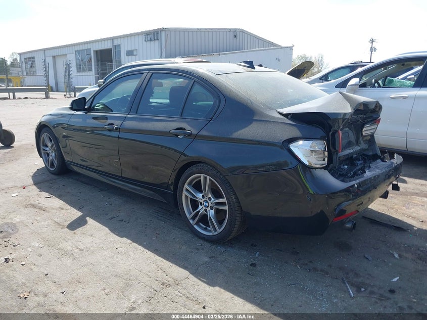 2013 BMW 3er VIN WBA3A9G51DNR97256 IAAI salvage auction — REAR END, Wait Title, sold $1,175 on 2026-08-20 (photo 3)