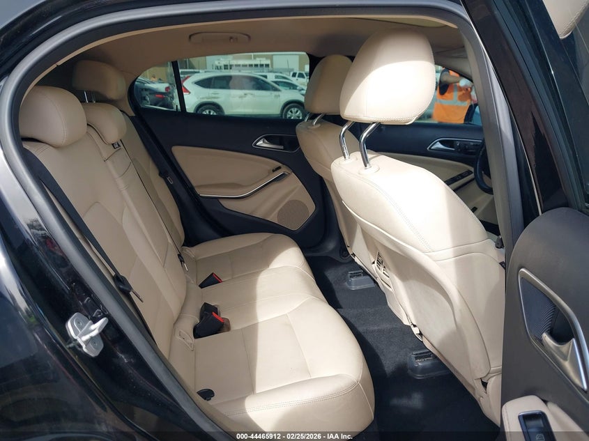 2017 Mercedes-benz Gla-klasse VIN WDCTG4EB7HJ292403 IAAI salvage auction — RIGHT SIDE, Salvage Title, sold $2,950 on 2026-07-29 (photo 8)