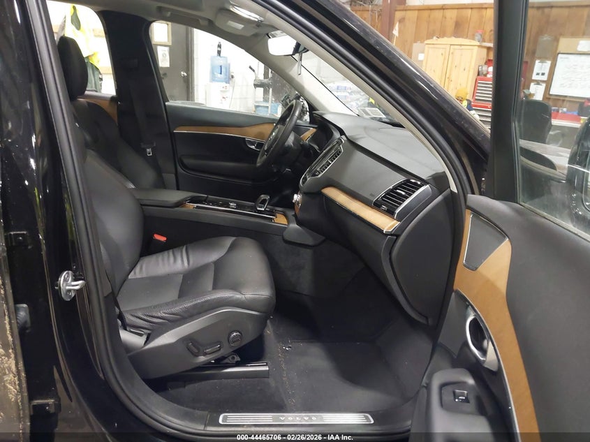 2024 Volvo Xc90 VIN YV4L12PEXR1168532 IAAI salvage auction — LEFT SIDE, Salvage Title, sold $8,050 on 2026-07-15 (photo 5)
