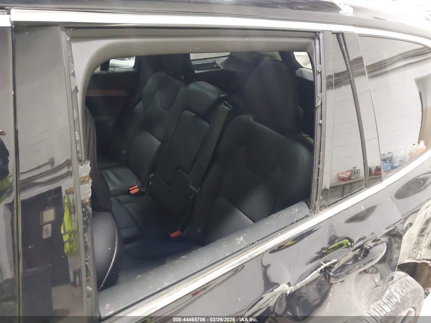 2024 Volvo Xc90 VIN YV4L12PEXR1168532 IAAI salvage auction — LEFT SIDE, Salvage Title, sold $8,050 on 2026-07-15 (photo 6)