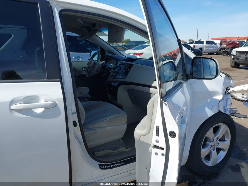 2014 Toyota Sienna VIN 5TDKK3DC8ES519827 IAAI salvage auction — RIGHT FRONT, Salvage Title, sold $1,400 on 2026-07-14 (photo 5)