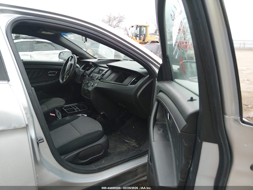2013 Ford Police VIN 1FAHP2L82DG132241 IAAI salvage auction — RIGHT SIDE, Salvage (Nebraska), sold $625 on 2026-07-09 (photo 5)