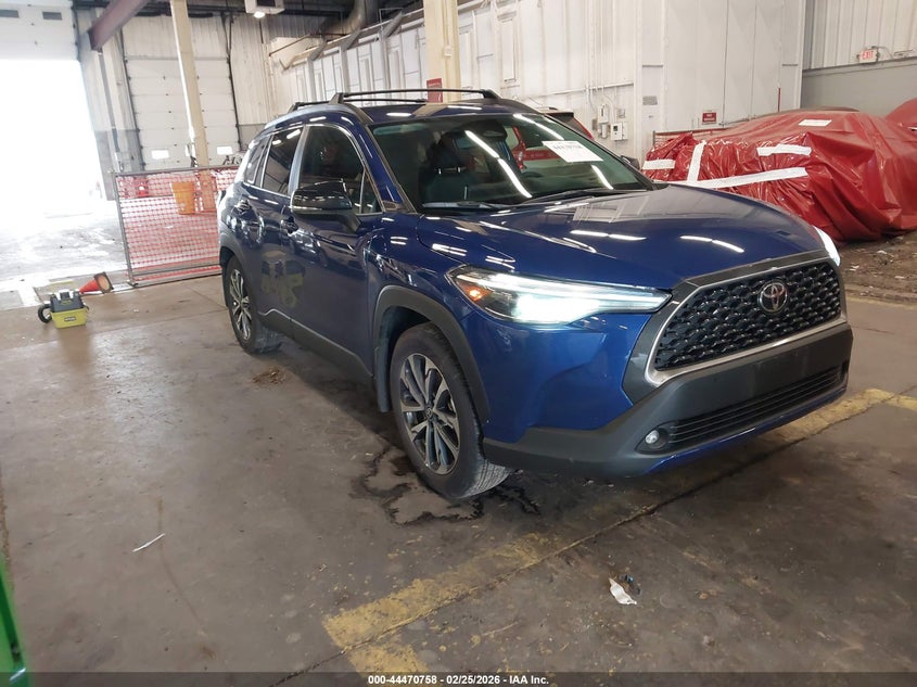 2025 Toyota Corolla cross VIN 7MUDAABG5SV138850 IAAI salvage auction — REAR END, Salvage (Oregon), sold $14,900 on 2026-08-01 (photo 1)