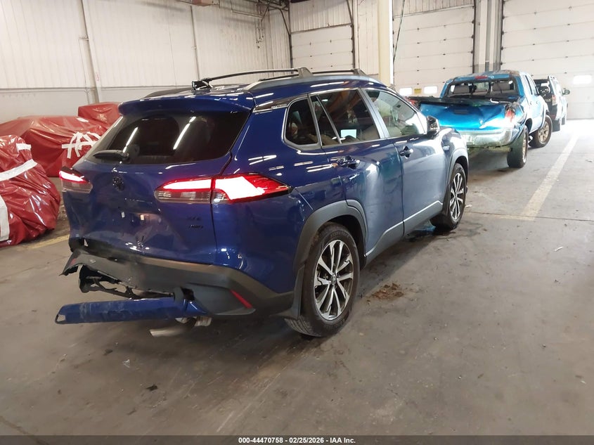 2025 Toyota Corolla cross VIN 7MUDAABG5SV138850 IAAI salvage auction — REAR END, Salvage (Oregon), sold $14,900 on 2026-08-01 (photo 4)