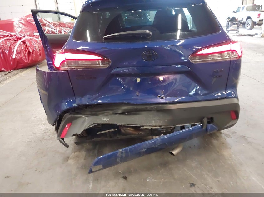 2025 Toyota Corolla cross VIN 7MUDAABG5SV138850 IAAI salvage auction — REAR END, Salvage (Oregon), sold $14,900 on 2026-08-01 (photo 6)
