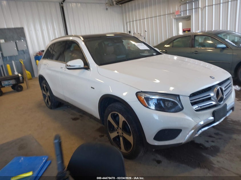 2016 Mercedes-benz Glc VIN WDC0G4KBXGF034840 IAAI salvage auction — REAR END, Salvage (Minnesota), sold $8,200 on 2026-07-09 (photo 1)