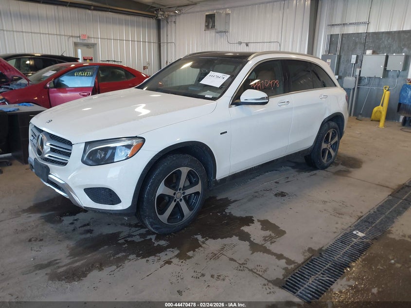 2016 Mercedes-benz Glc VIN WDC0G4KBXGF034840 IAAI salvage auction — REAR END, Salvage (Minnesota), sold $8,200 on 2026-07-09 (photo 2)
