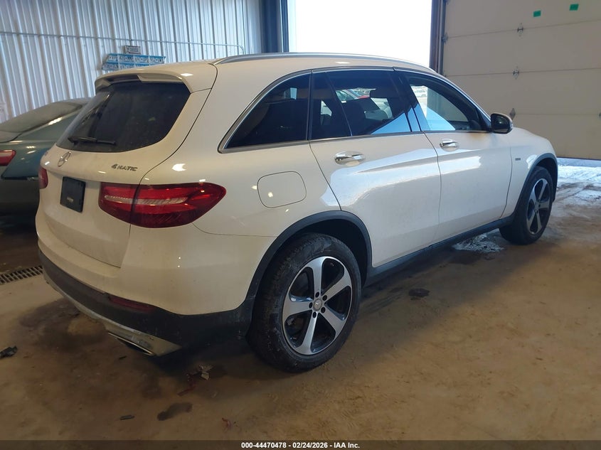 2016 Mercedes-benz Glc VIN WDC0G4KBXGF034840 IAAI salvage auction — REAR END, Salvage (Minnesota), sold $8,200 on 2026-07-09 (photo 4)