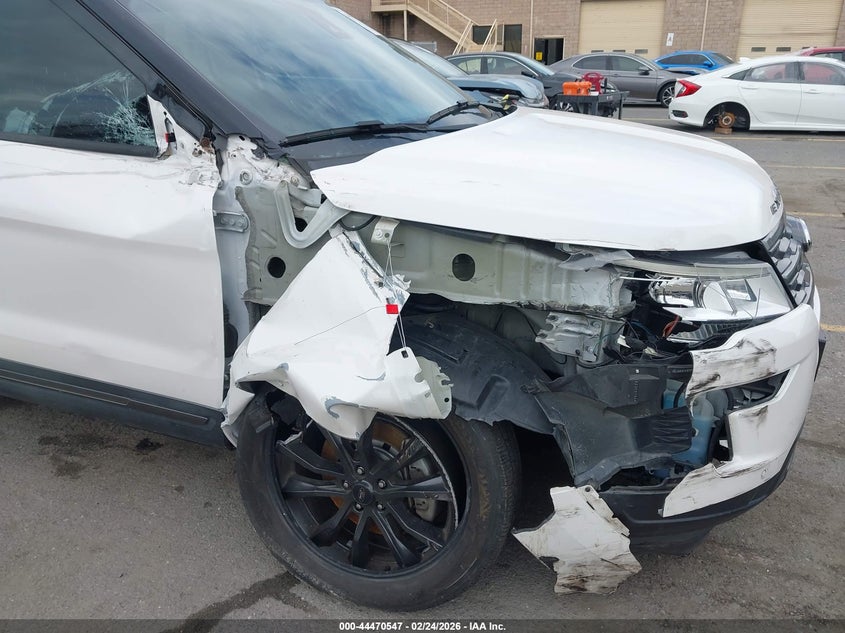 2019 Ford Explorer VIN 1FM5K8D86KGA28387 IAAI salvage auction — RIGHT FRONT, Salvage Title, sold $2,725 on 2026-07-19 (photo 6)
