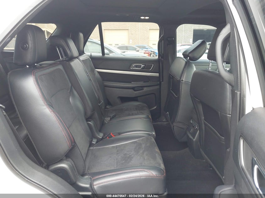 2019 Ford Explorer VIN 1FM5K8D86KGA28387 IAAI salvage auction — RIGHT FRONT, Salvage Title, sold $2,725 on 2026-07-19 (photo 8)