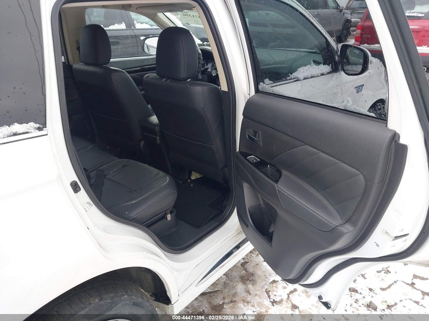 2018 Mitsubishi Outlander VIN JA4J24A52JZ030415 IAAI salvage auction — RIGHT FRONT, Salvage (Pennsylvania), sold $6,200 on 2026-07-08 (photo 8)